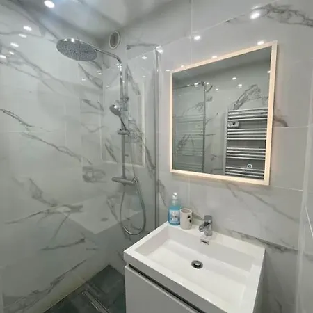Superbe 2p Proche Plages - Piscine Apartament